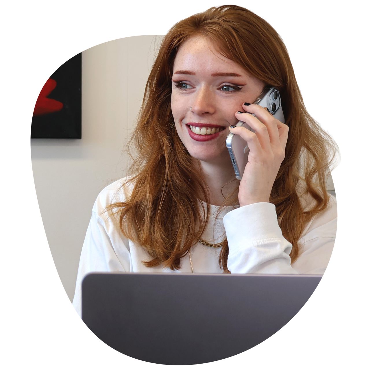 Medigo medewerker klaar om zorginstellingen en medische studenten te helpen